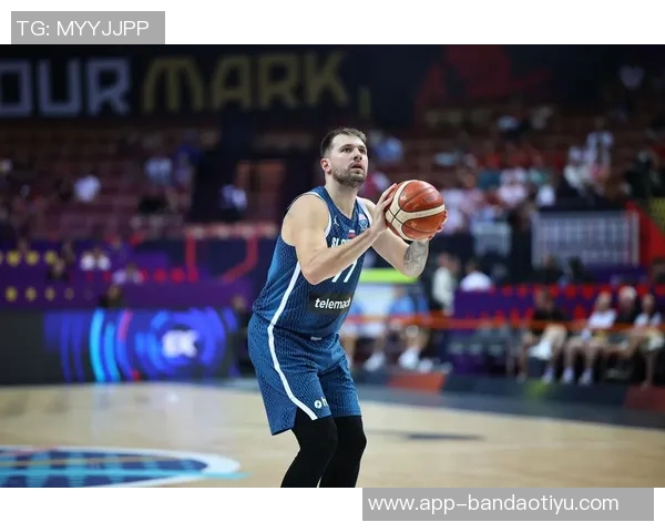 东契奇赞文班：第三年已展现MVP潜力令人惊叹